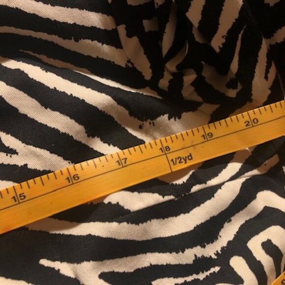 Michael Kors Women’s Zebra Print Cotton Belted Trench Coat; Size Large - Picture 16 of 16